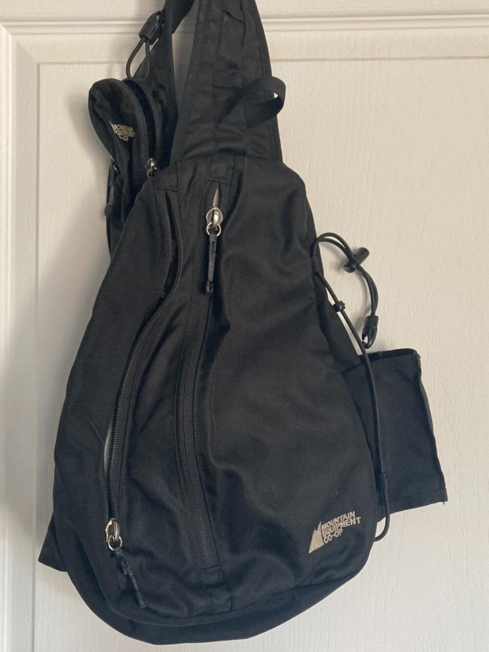 Vintage Mountain Equipment Co-op (MEC) Sling Bag Crossbody Shoulder bag Black